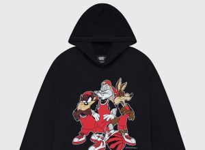 LOONEY-TUNES™-X-RAPTORS-3-ON-3-HOODIE