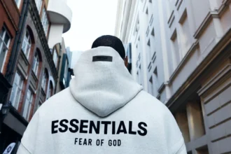 weißer essentials hoodie